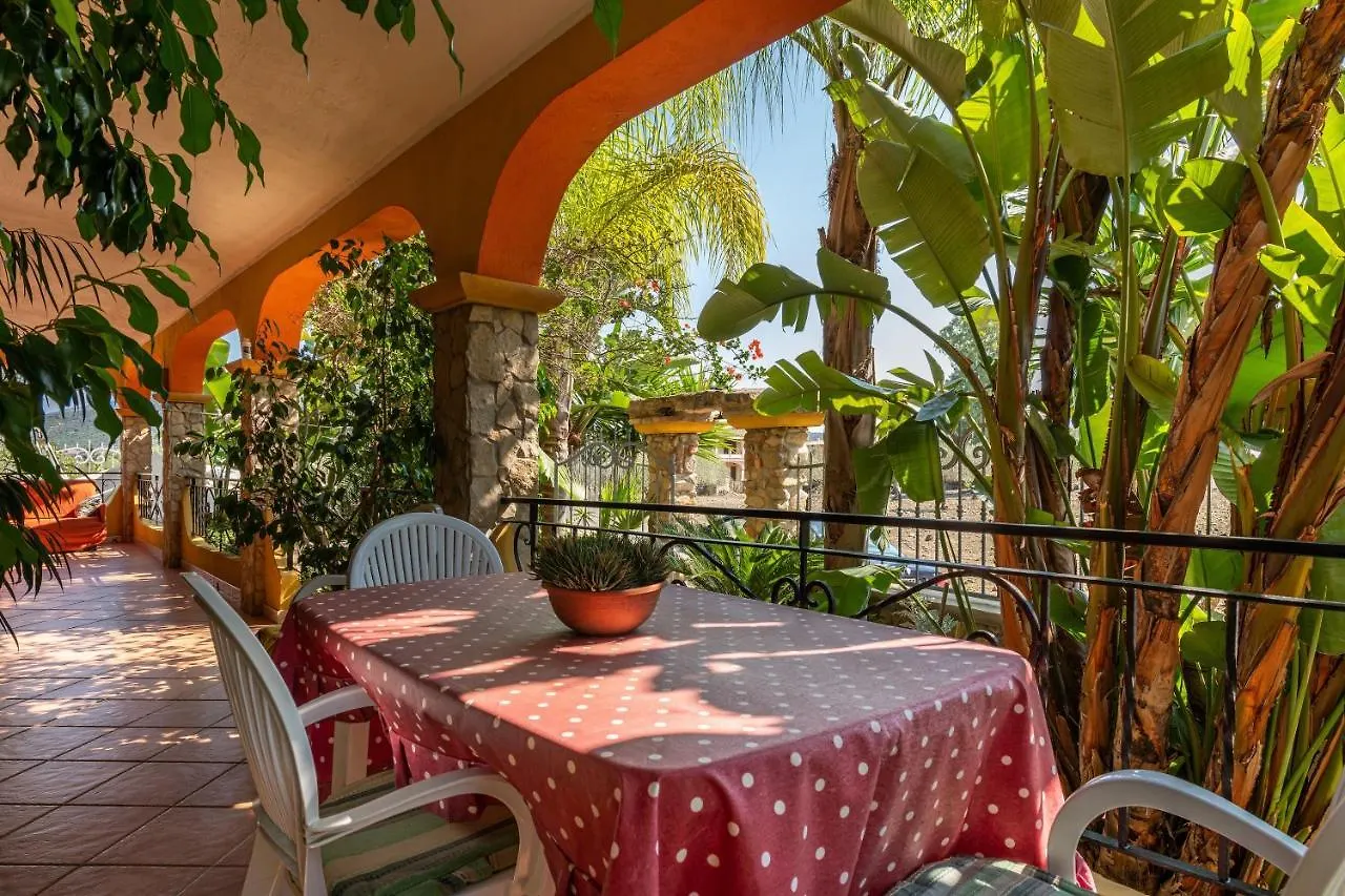 Villa Mallus 4 Posti Letto Olia Speciosa 0*,  Italien